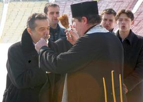 Propunere pentru cluburile din Liga 1: „Să aducă un capelan în vestiar” + Care ar trebui să fie menirea discursului religios al lui Gigi Becali