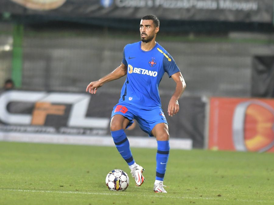 Rachid Bouhenna, în tricoul FCSB Fostul jucător de la FCSB se pregătește să revină în Superliga » În ultima vreme se ocupa de afaceri la Dubai!