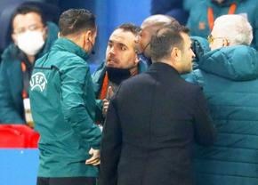 Demba Ba l-a acuzat pe Sebastian Colțescu de rasism în 2020 și continuă scandalul: „Dacă ar fi spus: să scoatem galbenul?”