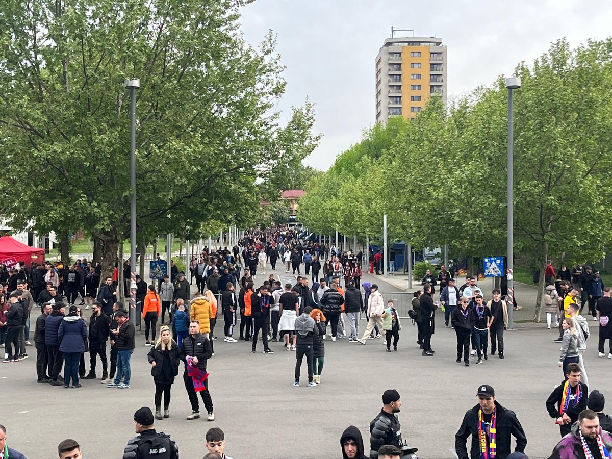 Imagini dinainte de FCSB - Rapid