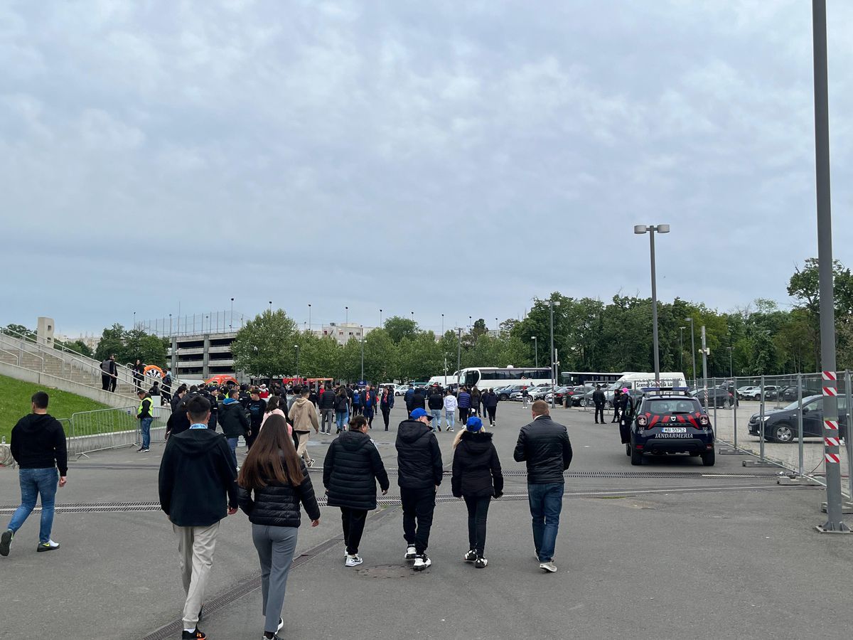 Imagini dinainte de FCSB - Rapid