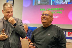 Atacă violent comentariul TV de la Turcia - România: „Două țațe, doi moșnegi ramoliți, mai slabi ca Graur și Pumnea! Grădinescu ar trebui să iasă la pensie, e dezagreabil! Ați văzut ideea lor șocantă din startul meciului?!”