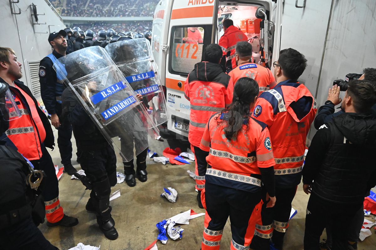 Scene revoltătoare pe Arena Națională » Jandarmii, nevoiți să intervină cu scuturile în momentul accidentării lui Hromada