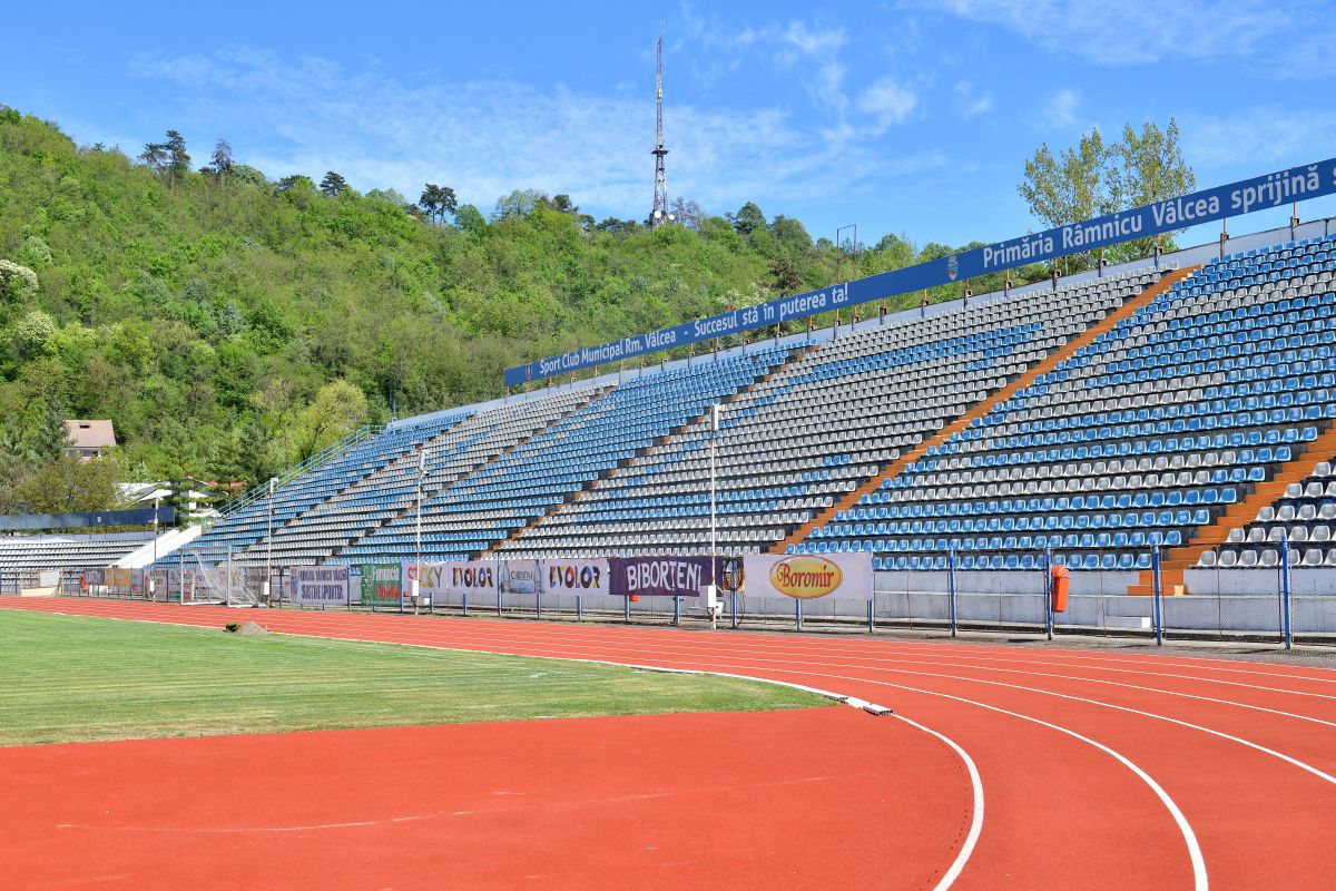 În urmă cu 5 ani, primarul promitea aici un stadion ultramodern » Cum arată azi arena de 12.000 de locuri din provincie: imaginile surprinse de GSP