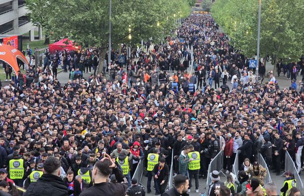 NEBUNIE la Arena Națională » Mii de oameni s-au înghesuit la porți înainte de FCSB - Rapid