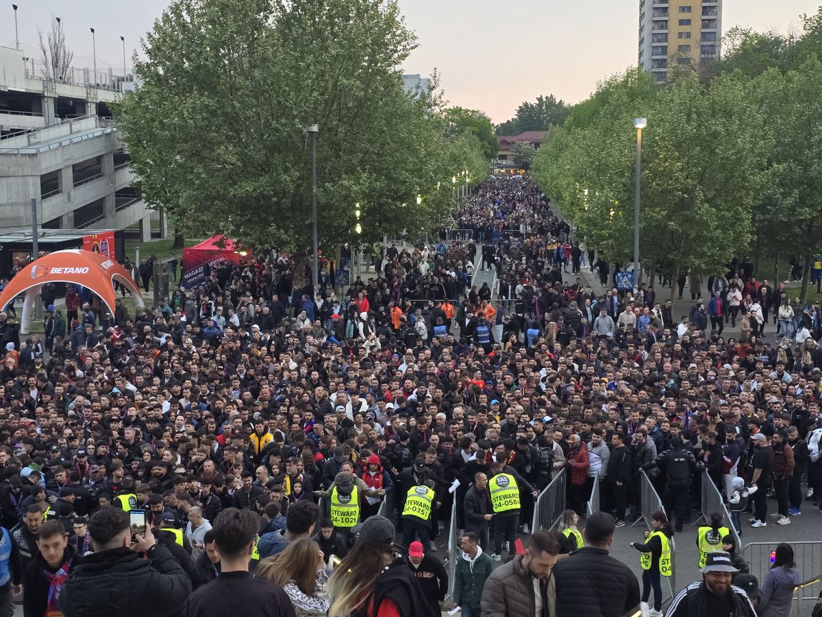 Imagini dinainte de FCSB - Rapid