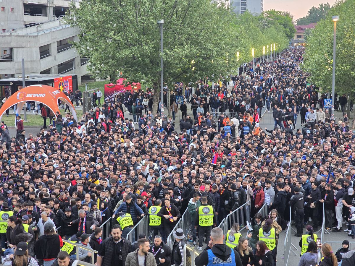 Imagini dinainte de FCSB - Rapid