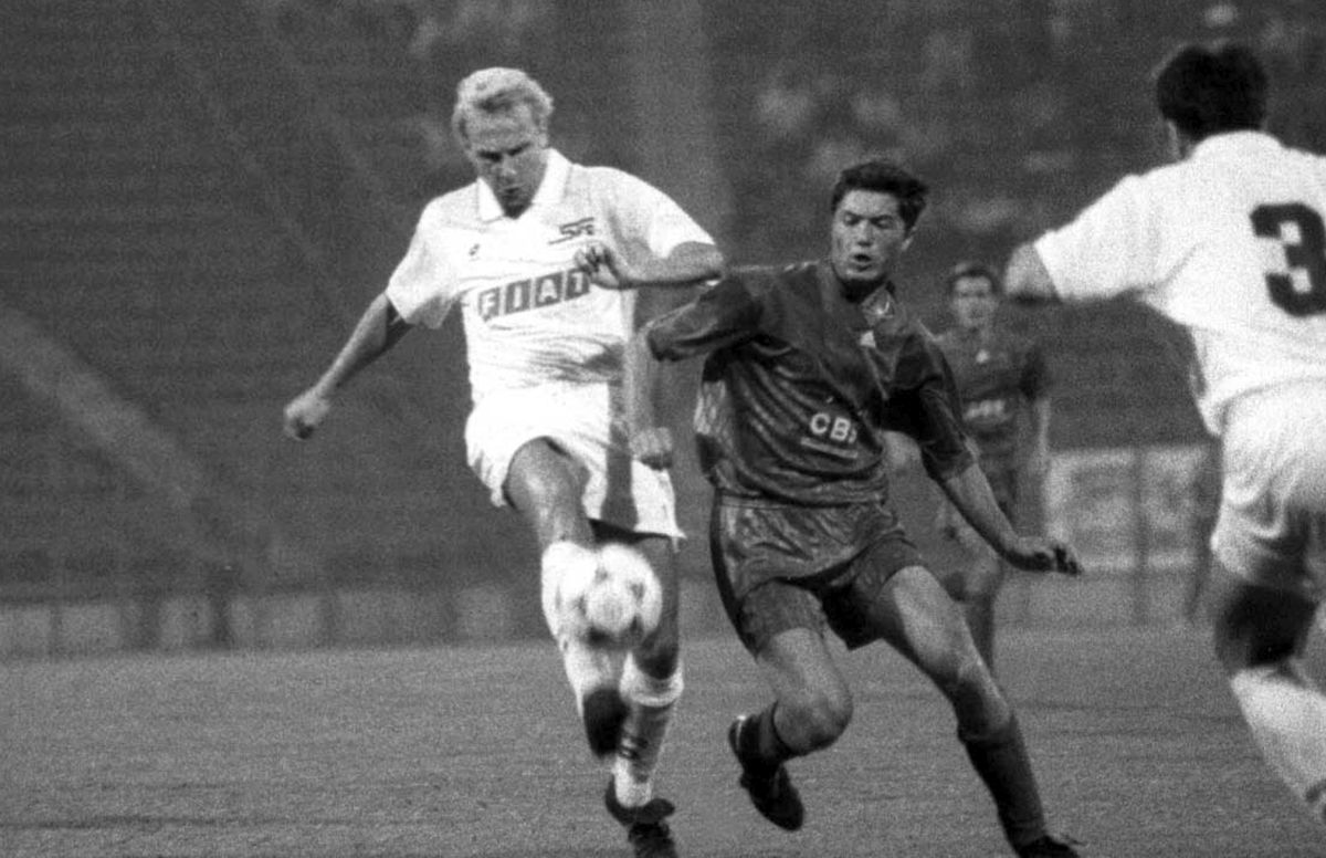 Cobra #50 » Geniul rebel Adrian Ilie a împlinit 50 de ani. Fotografii spectaculoase, dezvăluiri și regrete: „Publicul mă venera... E cea mai mare greșeală a carierei mele”