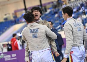 Echipa de sabie juniori a României și-a asigurat medalia de argint la Campionatele Mondiale de la Riad! Băieții luptă pentru aur de la ora 17:35