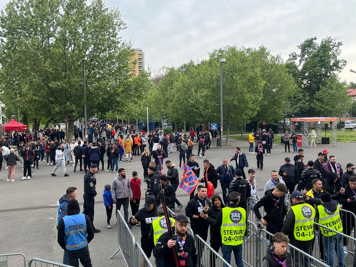 Imagini dinainte de FCSB - Rapid