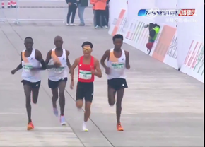 Câştigătorul semimaratonului de la Beijing, deposedat de medalie! Motivul e unul incredibil