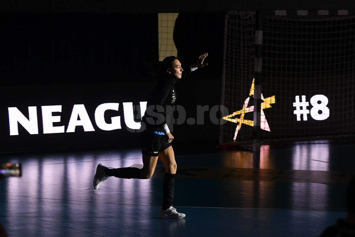 Crina Pintea, emoționată după primul pas făcut spre Final Four-ul Ligii Campionilor la handbal feminin: „Am avut pielea de găină tot meciul”