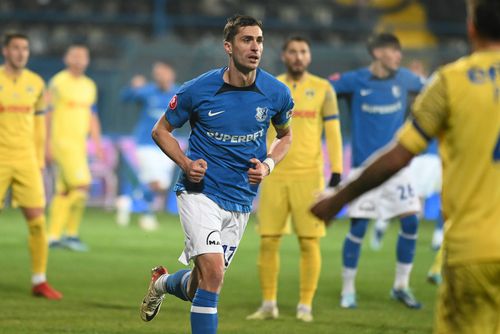 Ionuț Larie (38 de ani) a ajuns la borna de 500 de meciuri în carieră în partida Farul - Hermannstadt 1-1, din runda a cincea a play-out-ului Superligii. Foto: Imago