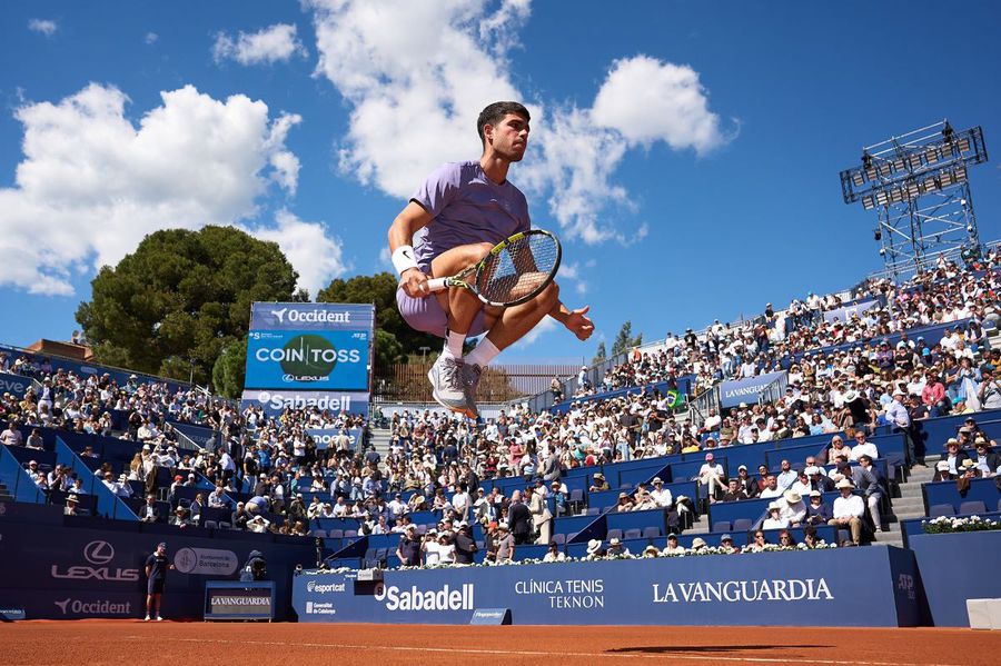 Carlos Alcaraz a câștigat turneul de la Barcelona în 2022 și 2023 Foto: Trofeo Conde de Godo Carlos Alcaraz, primele declarații după abandonul de la Madrid: „Dacă aș fi jucat, aș fi fost distrus pentru mai mult timp”