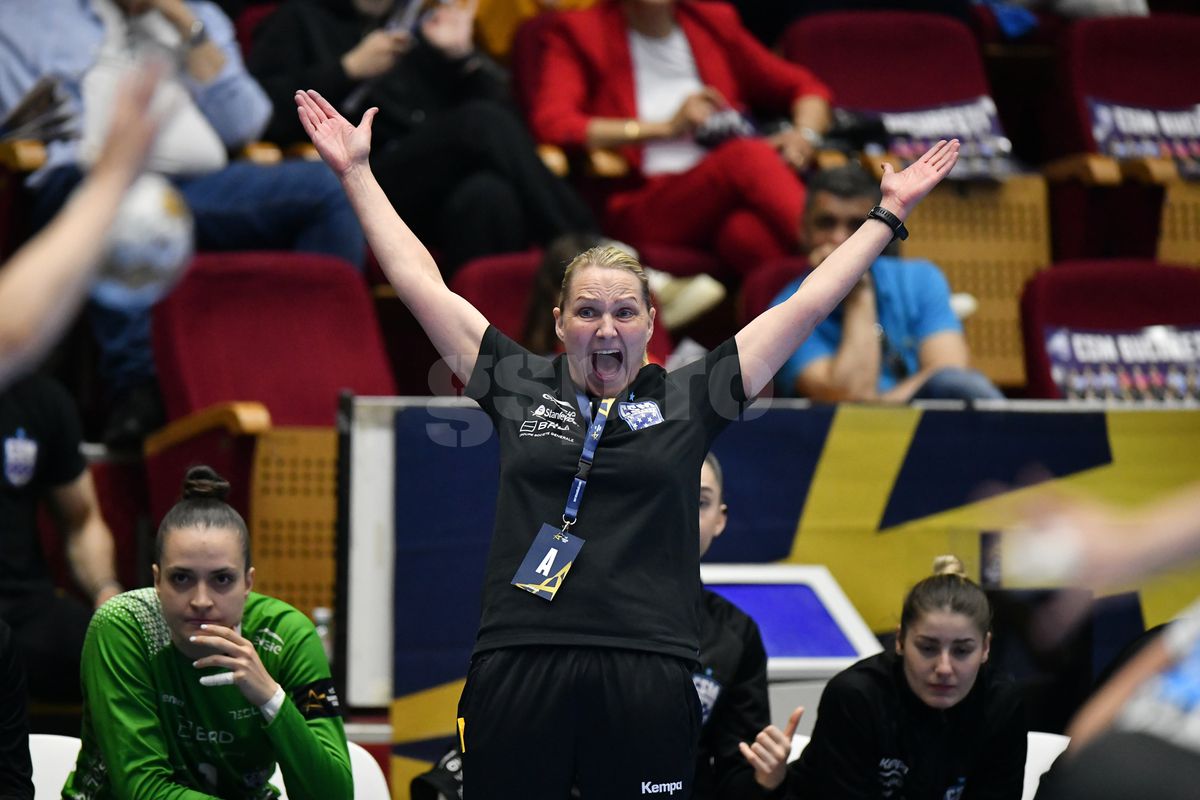 Final dramatic în CSM București - Esbjerg » Revenire fantastică în repriza a doua într-un meci special pentru Cristina Neagu