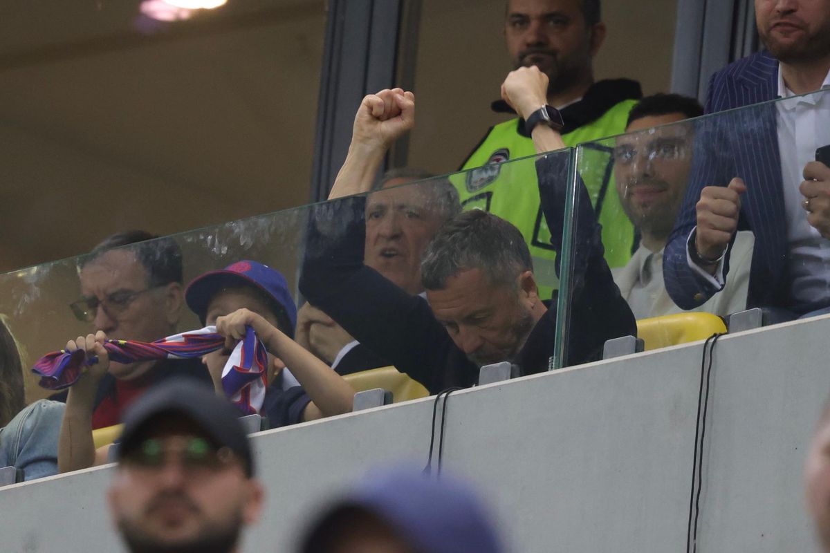 Numărul oficial de spectatori prezenți la FCSB - CFR Cluj » Cine a atras privirile pe Arena Națională: o prezență nelipsită și un „maratonist” al zilei