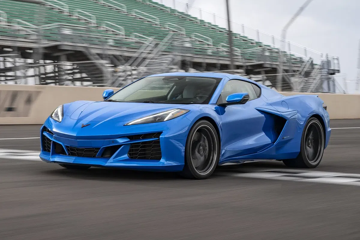 Cum arată Chevrolet Corvette, mașina sport care va ajunge și în România