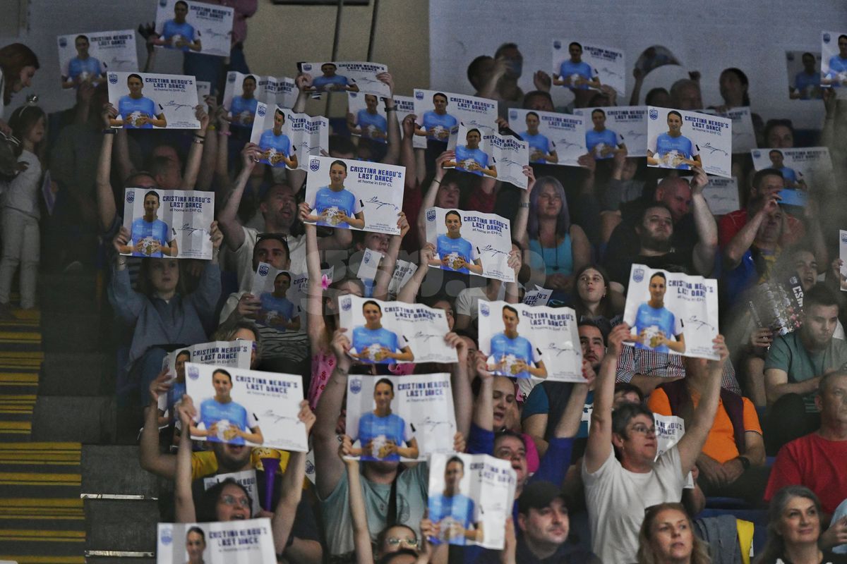 Crina Pintea, emoționată după primul pas făcut spre Final Four-ul Ligii Campionilor la handbal feminin: „Am avut pielea de găină tot meciul”