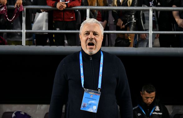 Incredibil ce a apărut pe ecusonul lui Șumudică la Rapid - U Cluj » Detaliul surprins de fotograful Gazetei