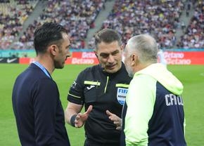 Imagini în premieră în Superliga » Cum au fost surprinși Elias Charalambous și Dan Petrescu înainte de FCSB - CFR Cluj
