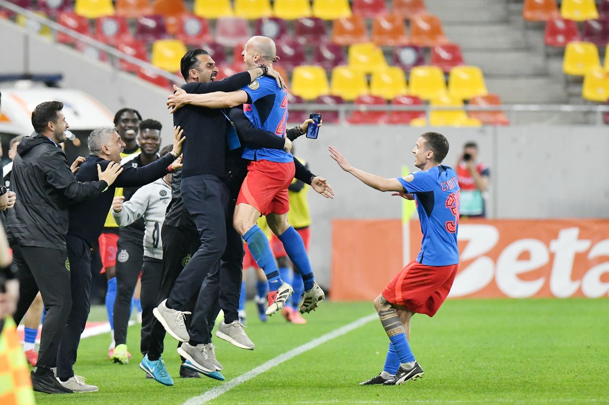 Louis Munteanu, consternat după FCSB - CFR Cluj: „Luăm goluri de Cascadorii râsului! Ne-am bătut singuri”