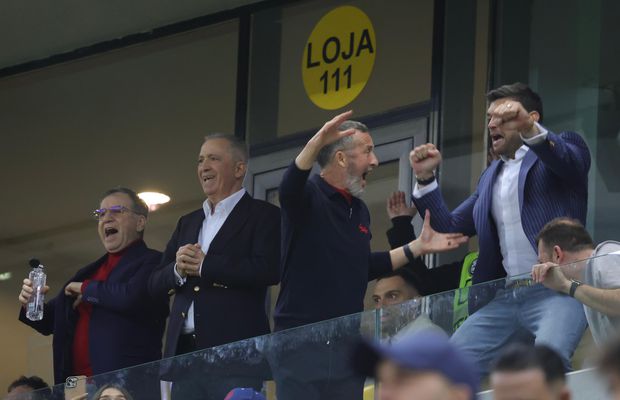 Mihai Stoica a oferit imaginile serii după FCSB - CFR Cluj: cum a trăit în lojă finalul dramatic și pe cine a îmbrățișat după succes