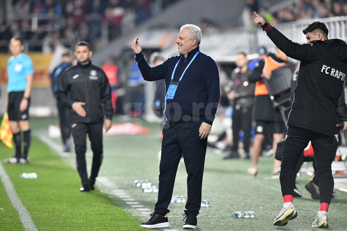 Incredibil ce a apărut pe ecusonul lui Șumudică la Rapid - U Cluj » Detaliul surprins de fotograful Gazetei