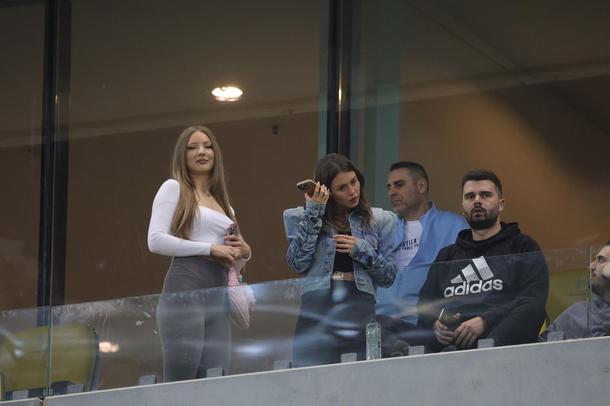 Nume cunoscute în tribunele Arenei Naționale la FCSB - CFR Cluj