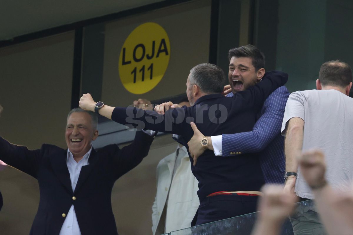Mihai Stoica a oferit imaginile serii după FCSB - CFR Cluj: cum a trăit în lojă finalul dramatic și pe cine a îmbrățișat după succes