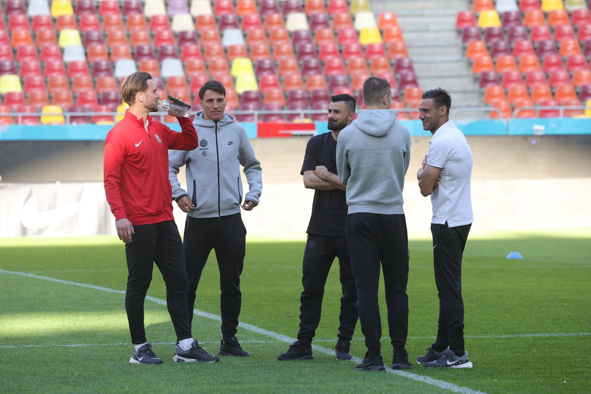 Imagini de la încălzire înainte de FCSB - CFR Cluj