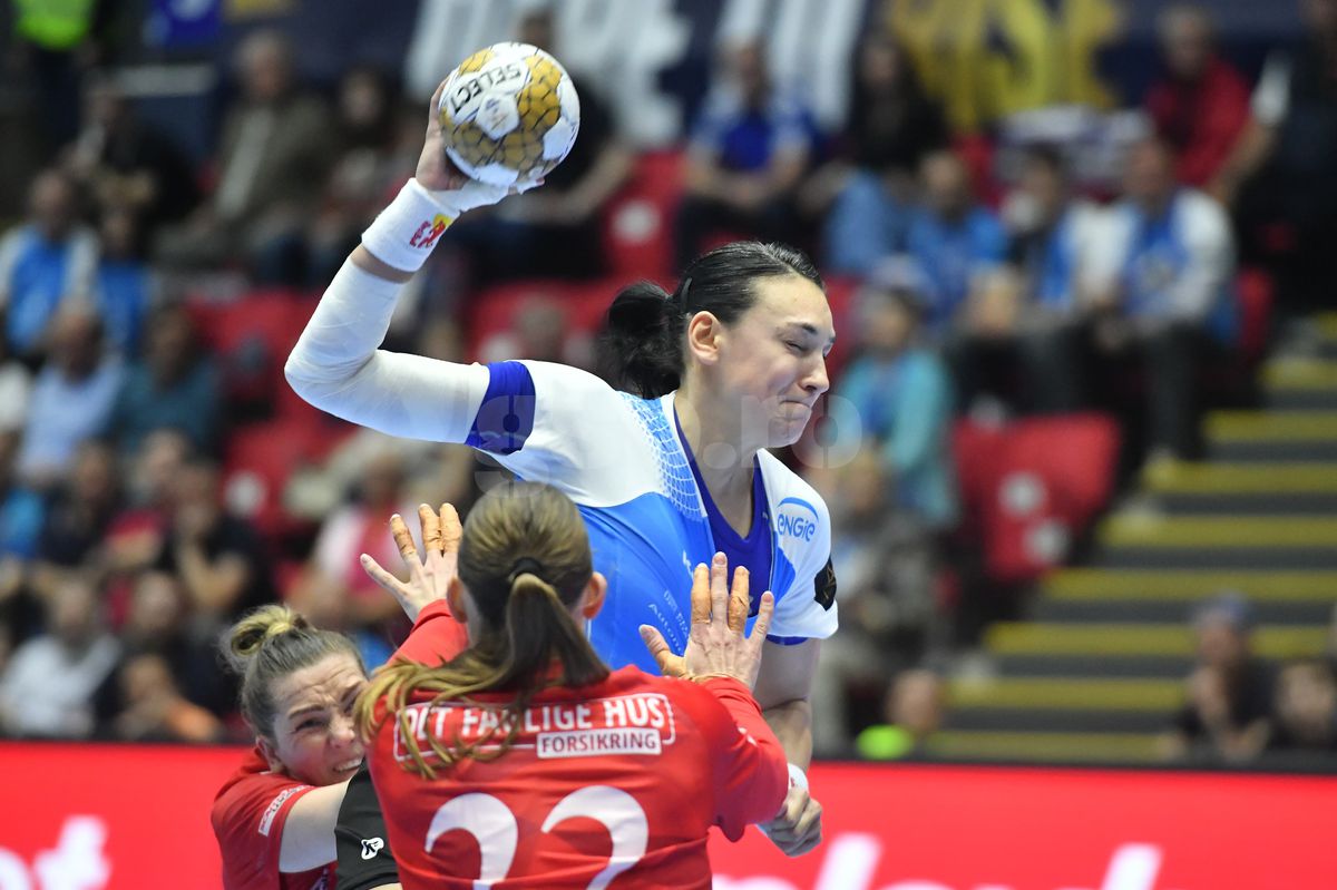 Crina Pintea, emoționată după primul pas făcut spre Final Four-ul Ligii Campionilor la handbal feminin: „Am avut pielea de găină tot meciul”