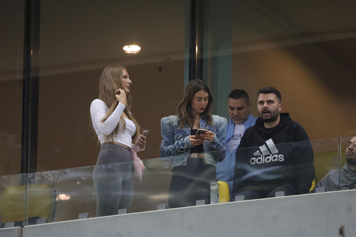 Nume cunoscute în tribunele Arenei Naționale la FCSB - CFR Cluj