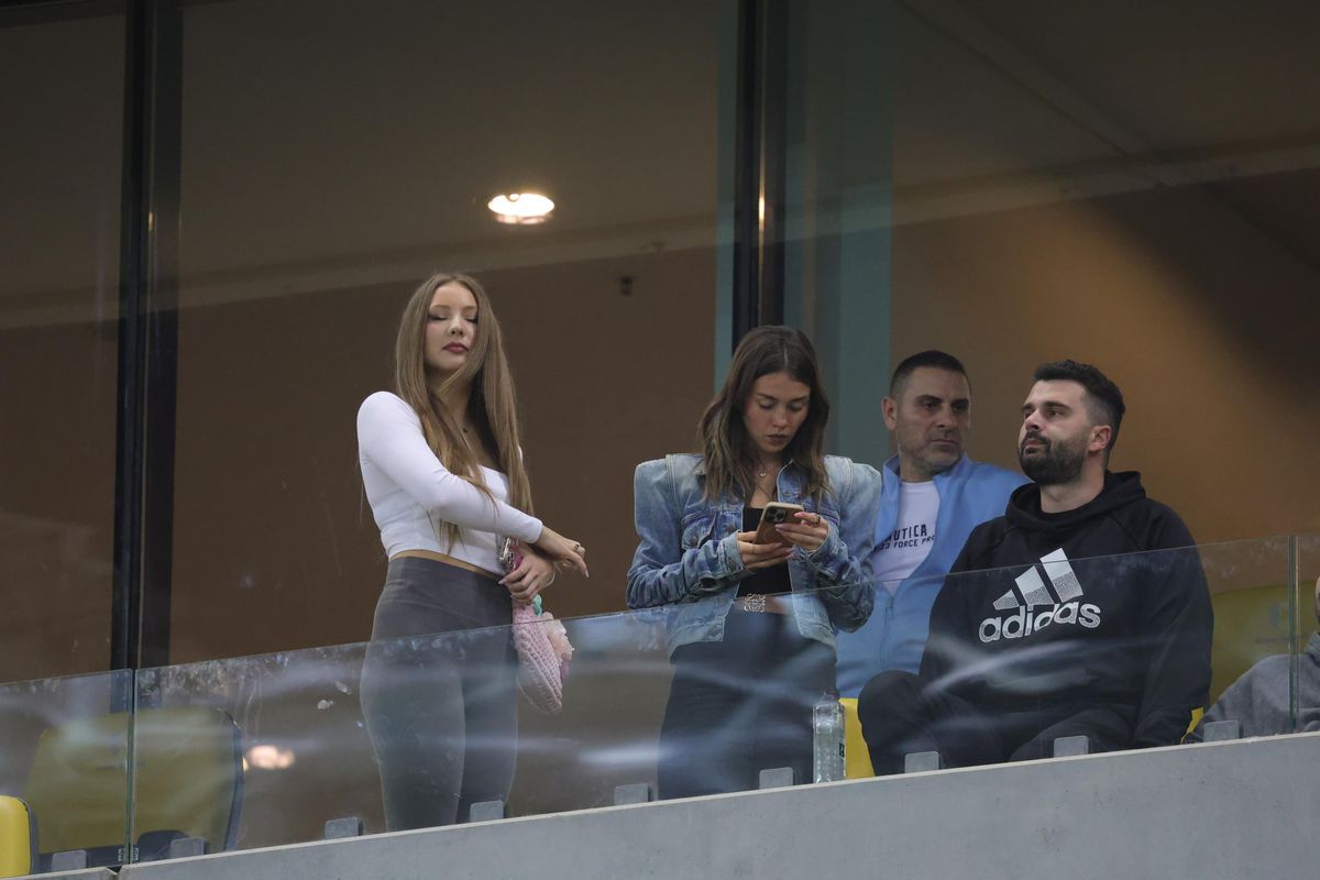 Nume cunoscute în tribunele Arenei Naționale la FCSB - CFR Cluj