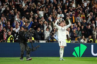 Eurogolul lui Valverde o păstrează pe Real Madrid în lupta pentru titlul din LaLiga