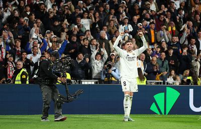 Eurogolul lui Valverde o păstrează pe Real Madrid în lupta pentru titlul din LaLiga