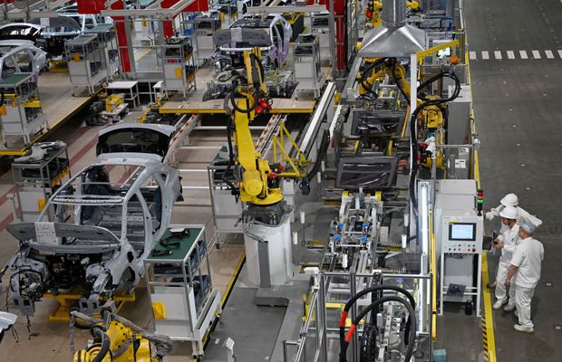 Proiect curios al Parlamentului European » UE se pregătește să interzică un material esențial în industria auto