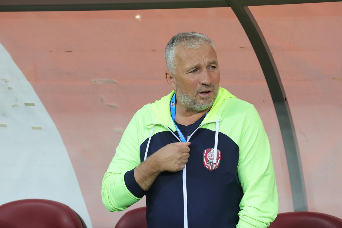 Imagini în premieră în Superliga » Cum au fost surprinși Elias Charalambous și Dan Petrescu înainte de FCSB - CFR Cluj