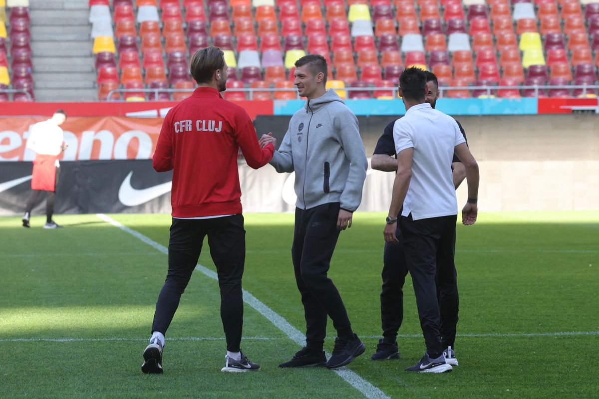 Imagini de la încălzire înainte de FCSB - CFR Cluj