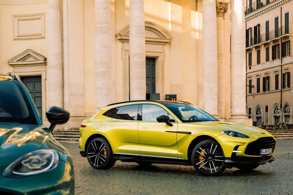 Denis Alibec, o nouă achiziție de lux! A apărut la Farul - FCSB cu o „bestie” de peste 200.000 de euro