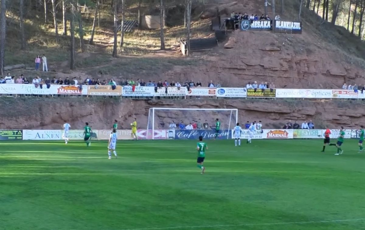 Stadionul „ascuns” în munți a devenit destinație turistică