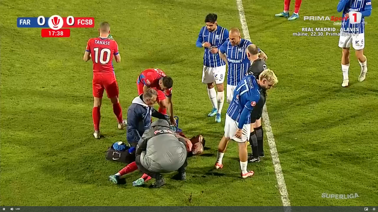 David Miculescu s-a accidentat în Farul - FCSB // FOTO: captură Prima Sport