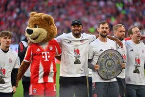 Deviza cu care Vincent Kompany a câștigat campionatul » Povestea tricourilor de titlu
