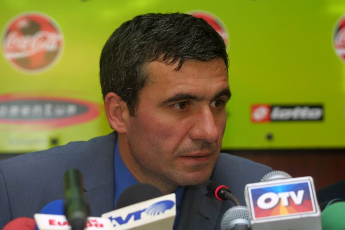 Gică Hagi, selecționer în 2001 - imagini cu „Regele” dintr-o epocă dispărută astăzi