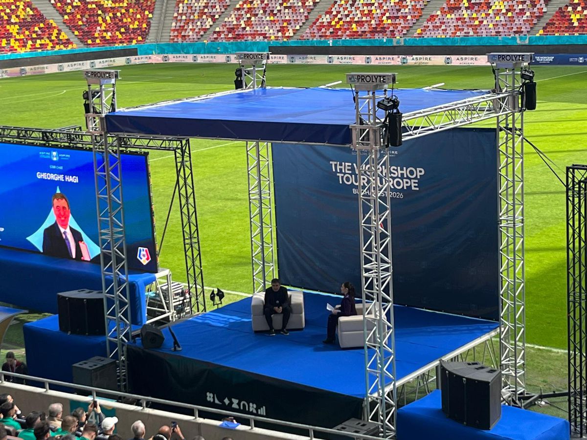 Cine e fostul fotbalist care s-a pozat cu Gică Hagi la evenimentul FRF de astăzi: au intrat în vestiarul Stelei în aceeași zi