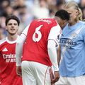 Gabriel îl împunge pe Erling Haaland cu capul în figură / Foto: Imago
