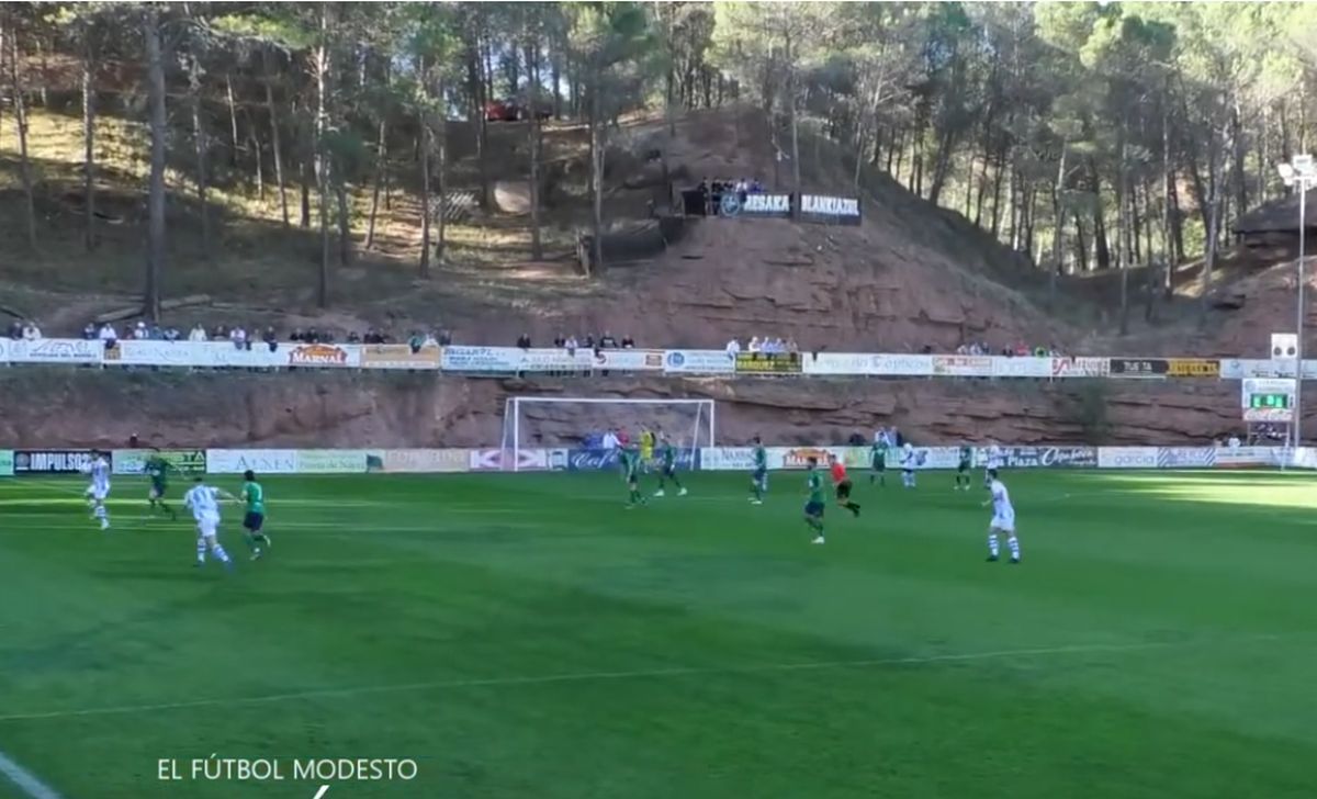 Stadionul „ascuns” în munți a devenit destinație turistică