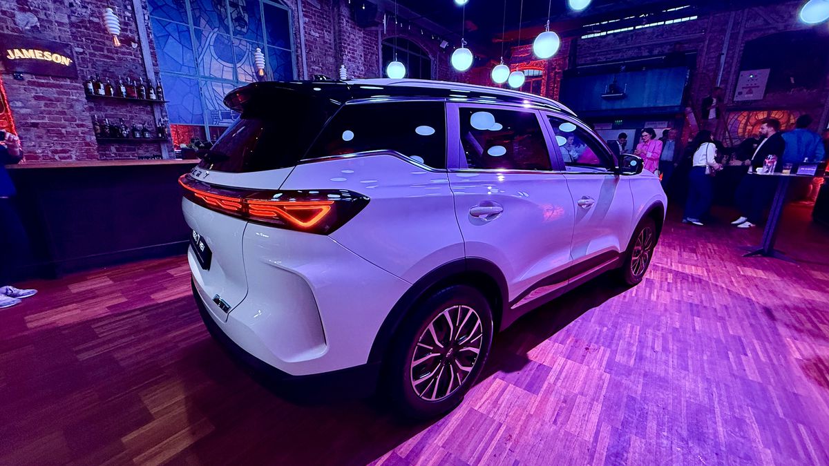 „Tancul” chinezesc care atacă piața SUV-urilor din România s-a lansat oficial la București