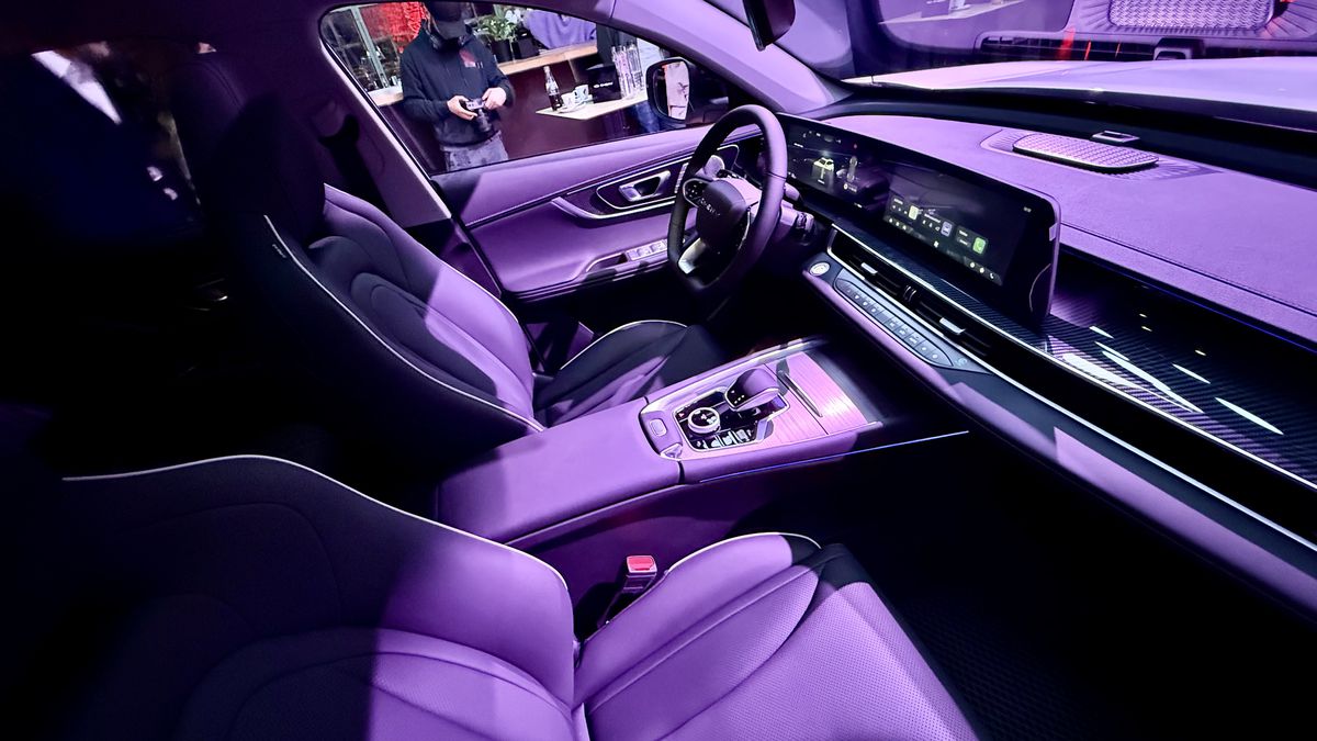 „Tancul” chinezesc care atacă piața SUV-urilor din România s-a lansat oficial la București