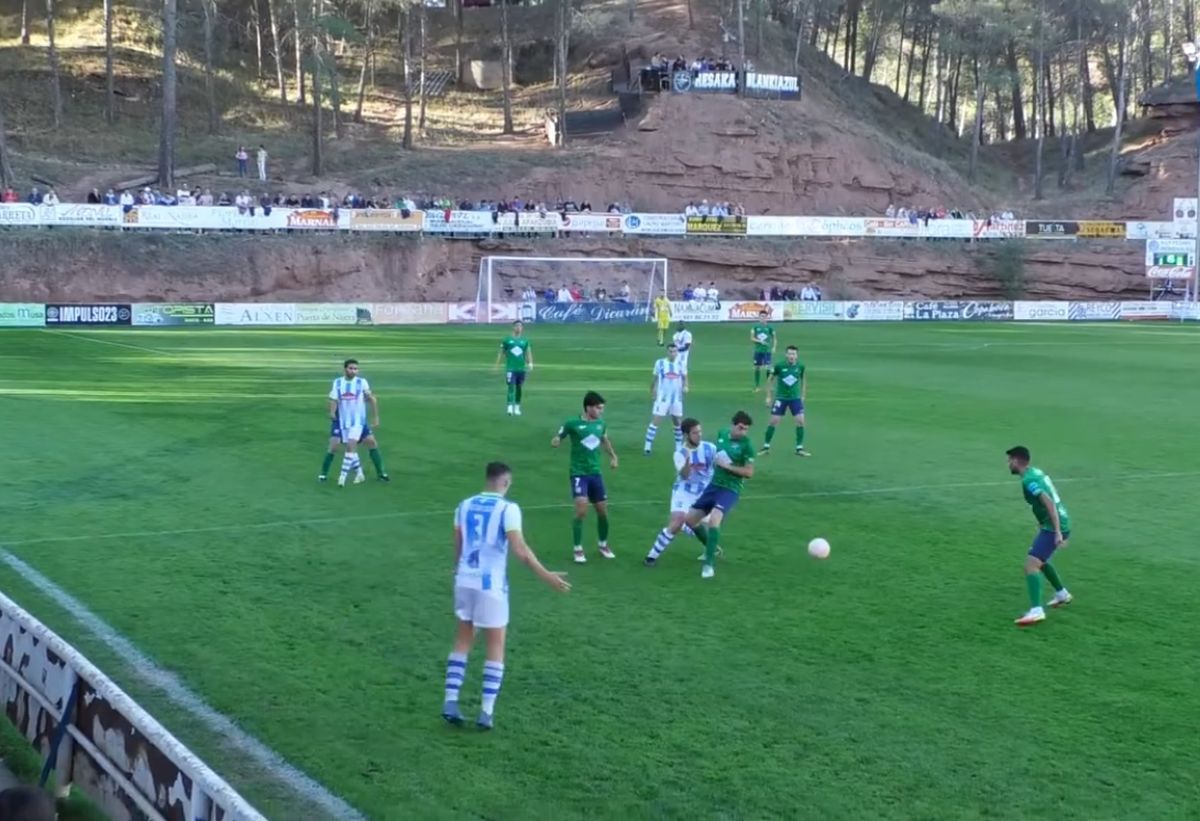 Stadionul „ascuns” în munți a devenit destinație turistică