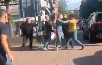 Ce nebunie! Fotbalistul Veronei s-a bătut cu un fan după meci, dintr-un motiv aiuritor